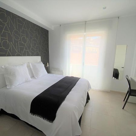 Hostal Somnis Suria Zewnętrze zdjęcie