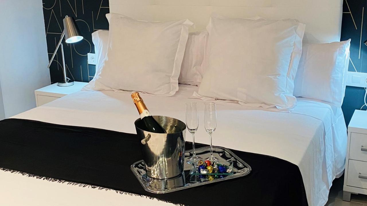 Hostal Somnis Suria Zewnętrze zdjęcie