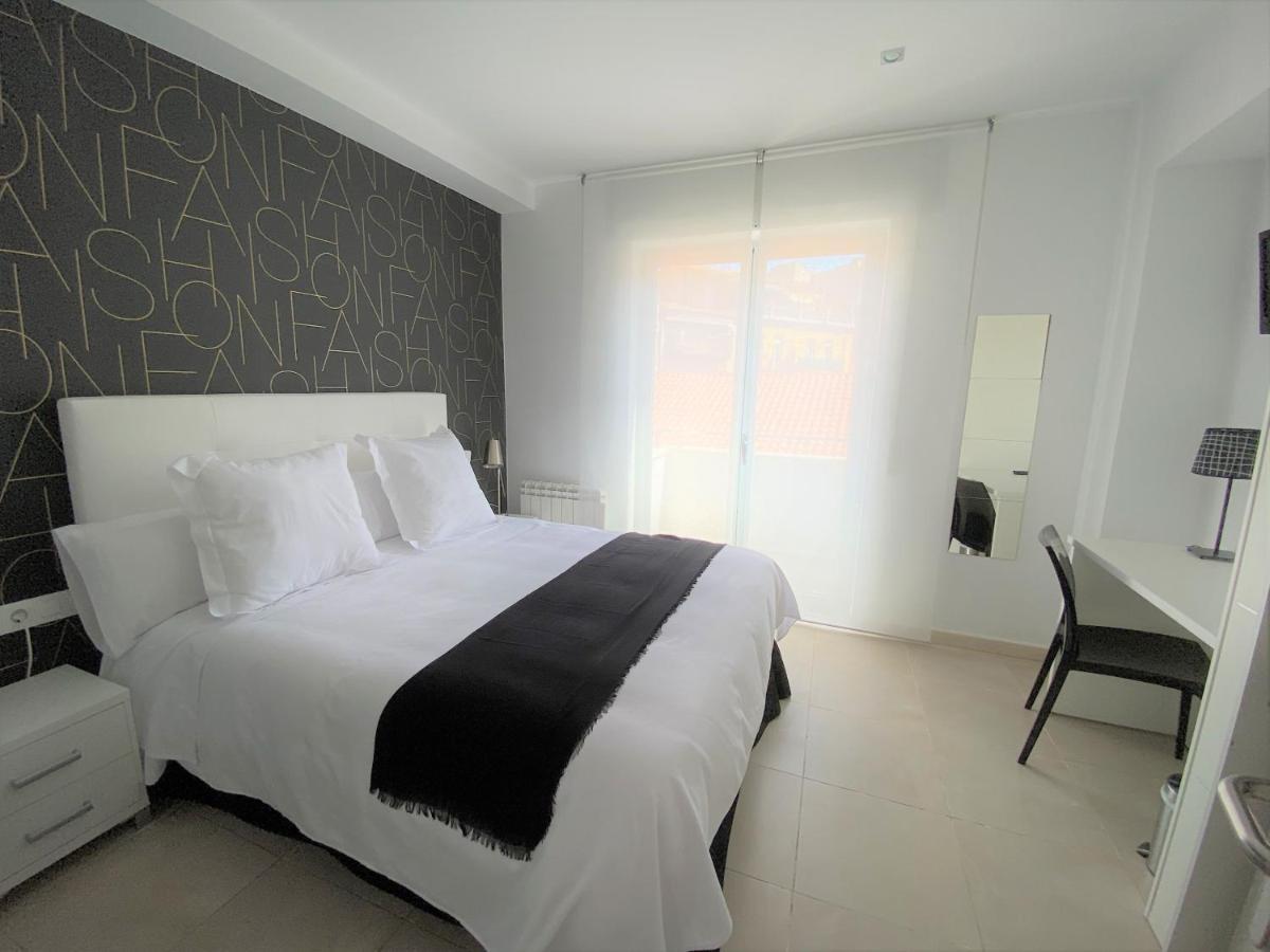 Hostal Somnis Suria Zewnętrze zdjęcie