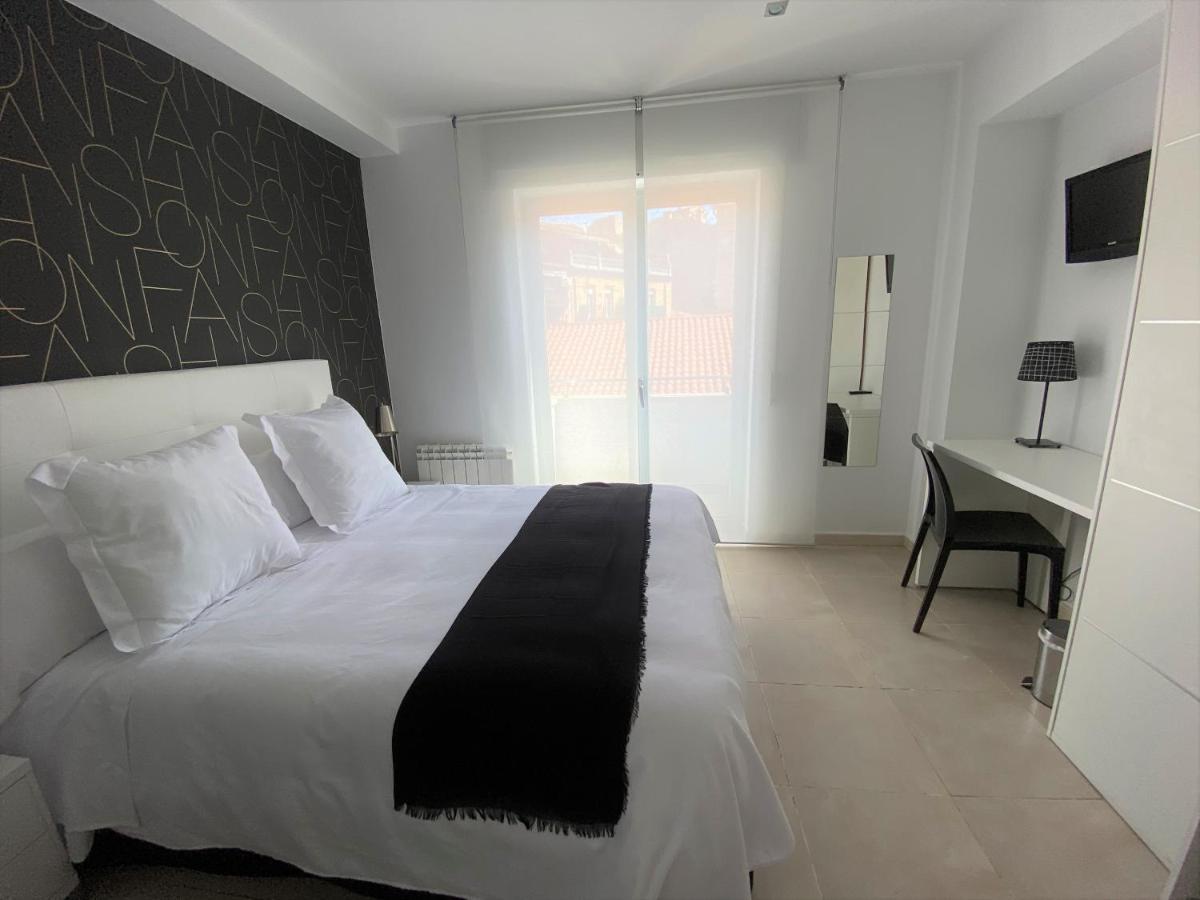 Hostal Somnis Suria Zewnętrze zdjęcie